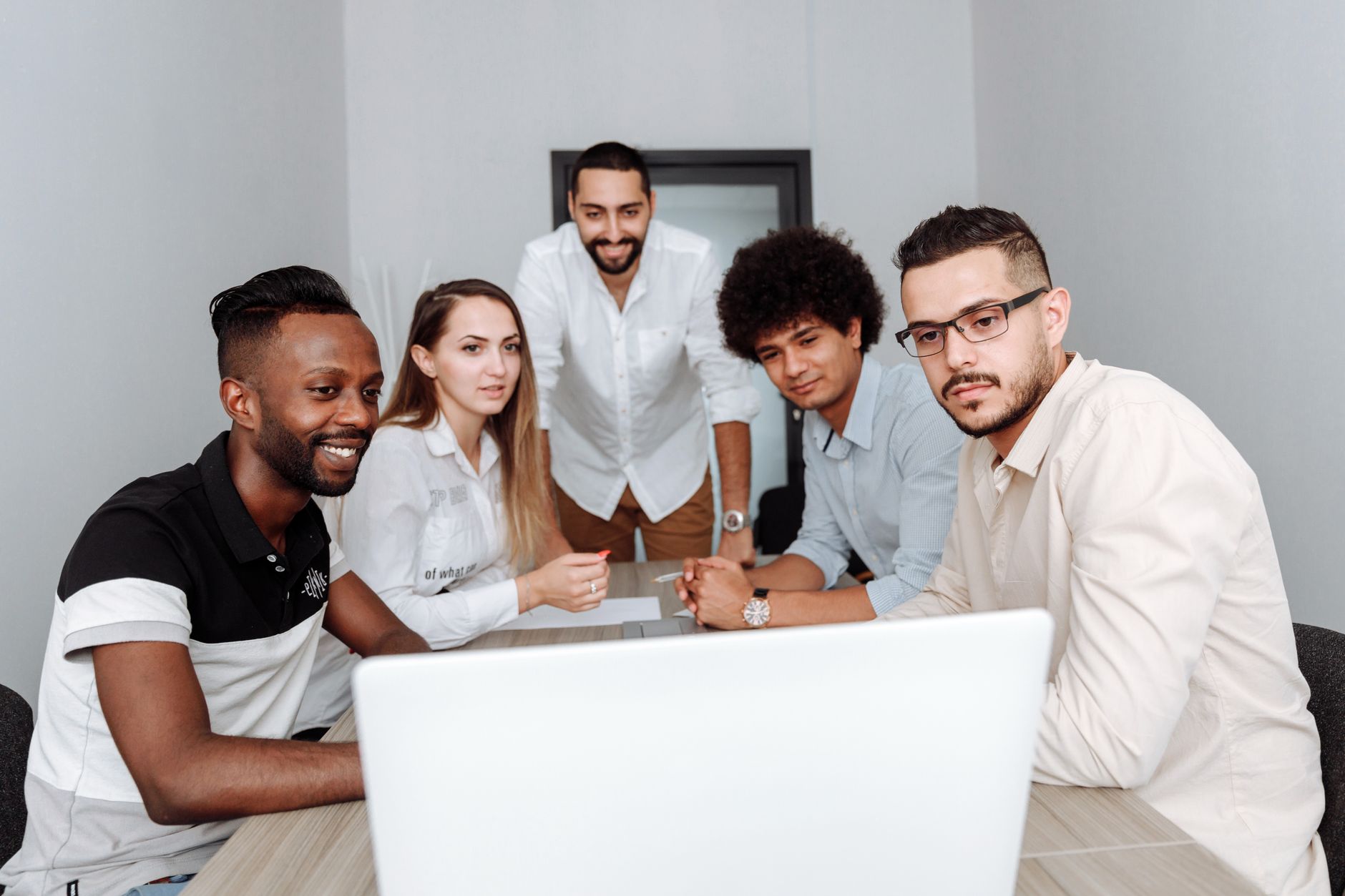 Illustratieve foto bij: AI personalisatie delivery model partner